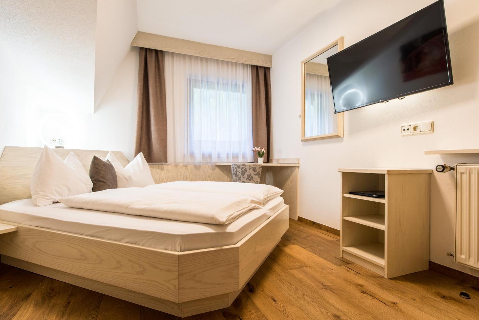 Hotel Sigmunderhof Chienes Εξωτερικό φωτογραφία